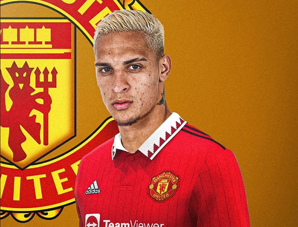 Antony chính thức gia nhập Old Trafford