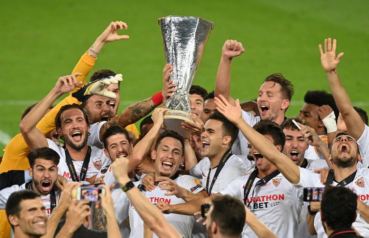 Sevilla lần thứ 7 vô địch Europa League