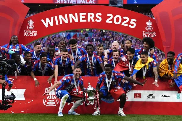 Crystal Palace vô địch FA Cup